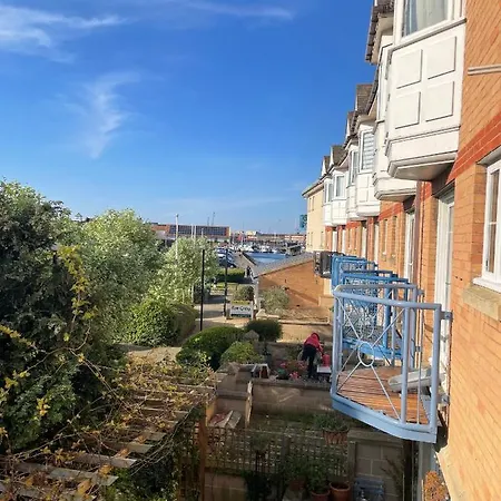 Townhouse At Harlepool Marina Villa Hartlepool Exterior photo